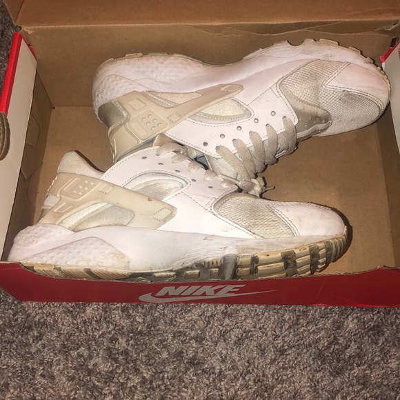 Nike Shoes - Nike Huaraches